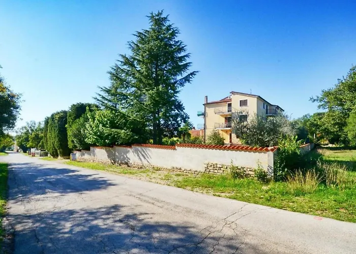 Nettes In Valica Mit Grossem Garten By Interhome Διαμέρισμα Valizza