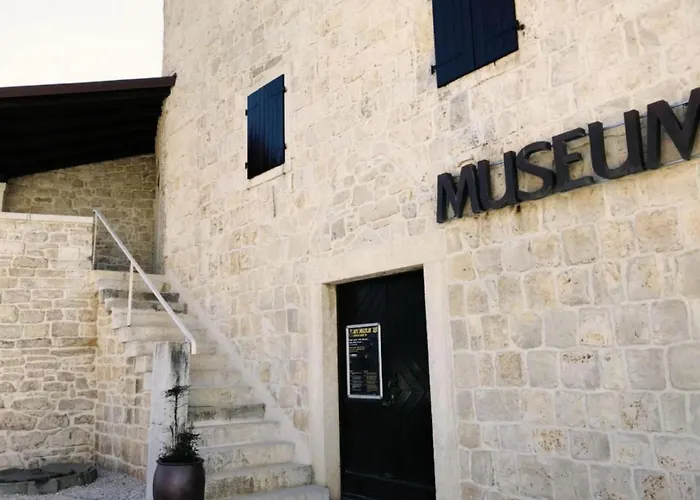 Nettes In Valica Mit Grossem Garten By Interhome Διαμέρισμα