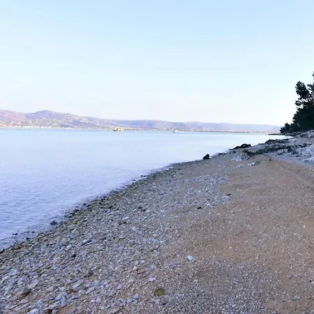 Nettes In Valica Mit Grossem Garten By Interhome Lejlighed Valizza