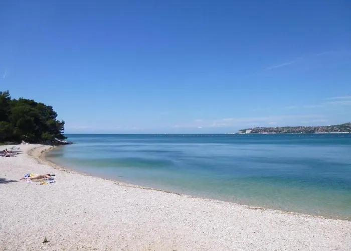 Lägenhet Nettes In Valica Mit Grossem Garten By Interhome Valizza